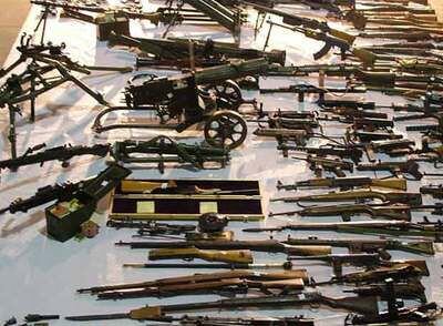 Parte de las armas incautadas en los dos arsenales ilegales hallados en una operación en Mallorca y Zamora que se ha saldado con cinco detenidos.