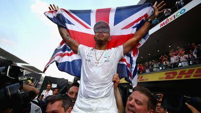 Lewis Hamilton celebra su t&iacute;tulo de campe&oacute;n del mundo de F-1 en M&eacute;xico