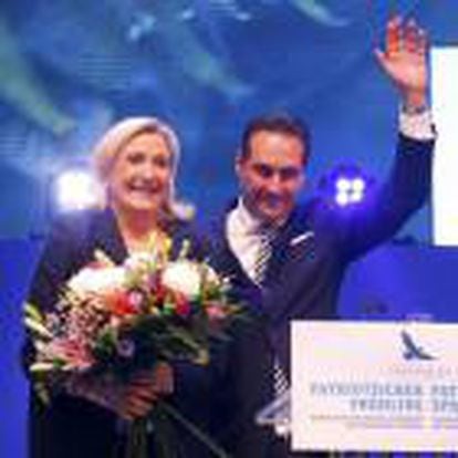 France's far right National Front political party leader Le Pen and Austrian far right FPOe leader Strache attend a meeting in Vienna