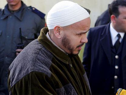 Hassan el Haski, ayer, a su llegada al tribunal antiterrorista de Salé.