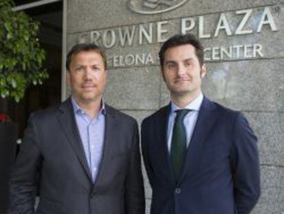 Enrique Escofet, gerente de Crowne Plaza Barcelona y Diego &Aacute;lvarez, director para el sur de Europa IHG. 