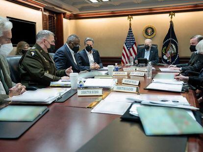 Joe Biden, este domingo, reunido con el Consejo de Seguridad Nacional en la Casa Blanca.
