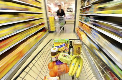 Un carrito de la compra en un supermercado. EFE/Archivo