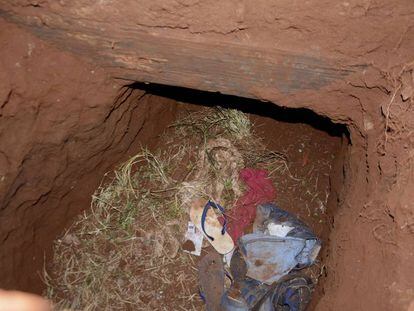 El túnel en la prisión de Pedro Juan Caballero, en Paraguay, por el que escaparon los internos.