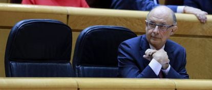 El ministro de Hacienda, Cristóbal Montoro, en el debate de la reforma fiscal.