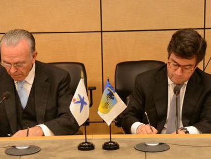 El presidente de La Caixa, Isidro Fain&eacute; (i), y el presidente del Banco Interamericano de Desarrollo (BID), Luis Alberto Moreno. 