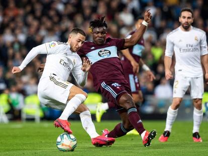 Hazard trata de marchars de Aidoo en el duelo del Bernabéu.