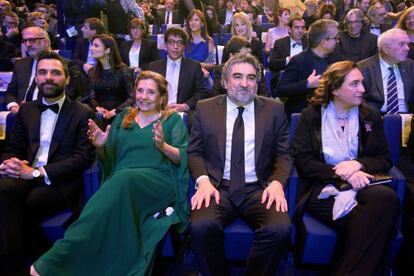 El president del Parlament de Catalunya, Roger Torrent; la presidenta de l'Acadèmia del Cinema Català, Isona Pasola; el ministre de Cultura, José Manuel Rodríguez Uribes, i l'alcaldessa de Barcelona, Ada Colau, durant la gala dels XII Premis Gaudí.