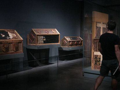 Tres sepulcros de monjas y prioras de Sijena que se conservan en el museo de Lleida.