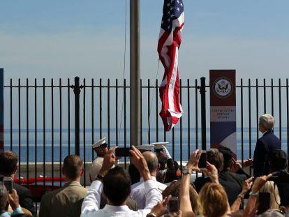 Ceremonia de izado de la bandera estadounidense en la embajada de ese pa&iacute;s en La Habana (Cuba)
