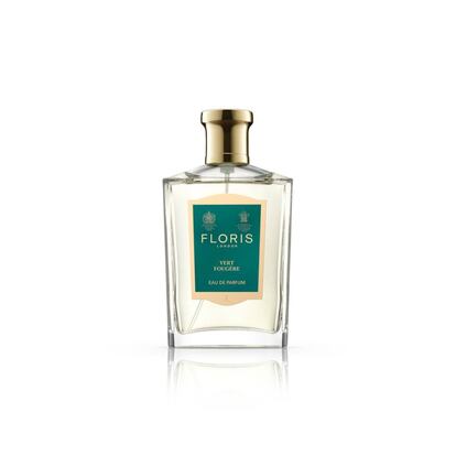 Vert Fougère Eau de Parfum es una fragancia unisex tenaz y multifacética que refleja un viaje emprendido por los perfumistas de Floris para rediseñar la clásica familia aromática fougère, el arquetipo de la perfumería atrevida. Una mezcla agridulce de pomelo, bergamota y neroli (el aceite esencial de la flor de naranjo amargo) se entrelazan con jengibre y lavanda para una mayor frescura, mientras que el pachuli terroso, el cedro y la suave cachemira en la base garantizan la resistencia y un legado duradero. Precio: 155 euros.