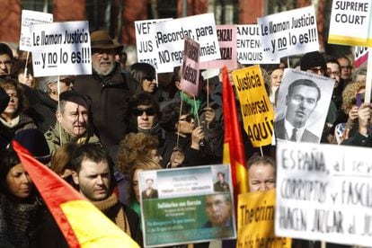 Protestas frente al Supremo a favor de Garzón