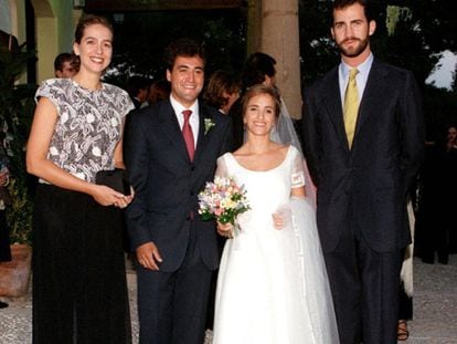 Ballester el día de su boda con Nuria Bover y el entonces Príncipe y su hermana Cristina.