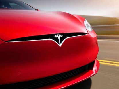 Tesla Model S de color rojo