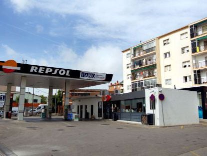 Gasolinera de Repsol en Montmeló, causante de uno de los vertidos.