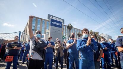 Concentración de la plantilla de Airbus en Puerto Real (Cádiz), el 21 de abril de 2021.