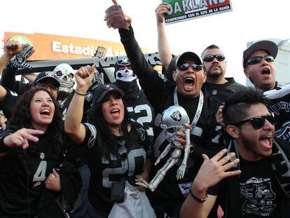 Los aficionados mexicanos de los Raiders