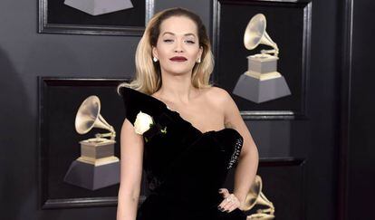 La cantante británica Rita Ora en los premios Grammy.