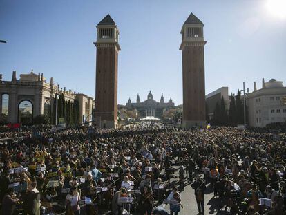 Òmnium Cultural y Músicos por la Independencia organizan el concierto en la plaza de España de Barcelona.