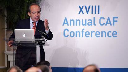 El expresidente Felipe Calderón en la Conferencia CAF