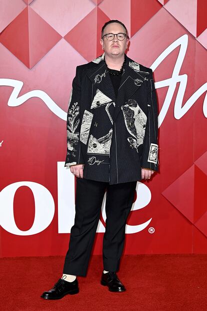 El estilista Harry Lambert recogió uno de los galardones Leaders of Change vestido de S.S.Daley.