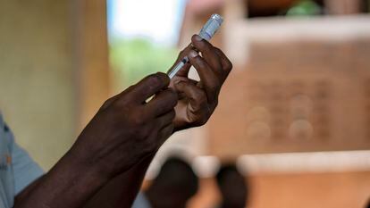 Vacunación contra la malaria en Tomali, un pueblo de Malaui, en 2019.