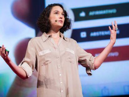 Pia Mancini durante su charla TED. 