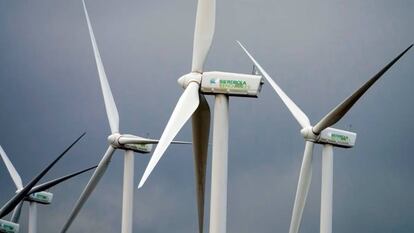 Turbinas de aerogeneradores de una planta de Iberdrola en Andalucía.MAURITZ ANTIN (EFE)