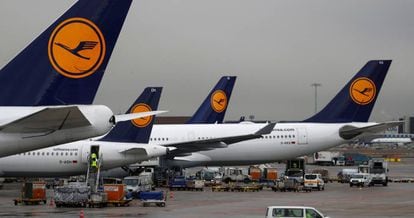 Aviones de Lufthansa en el aeropuerto de Fráncfort. 