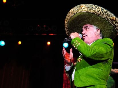 Vicente Fernández, durante un concierto en Miami en 2010.