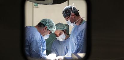 Operación de trasplante de hígado en el hospital de Puerta de Hierro de Majadahonda.