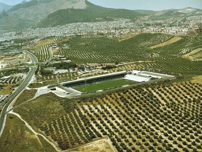 Estadio de fútbol La Victoria, en Jaén (2002).