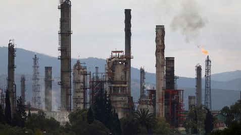 La refinería de petróleo de Tula, ubicada junto a la planta de energía de Tula que pertenece a la Comisión Federal de Electricidad, al norte de la Ciudad de México.