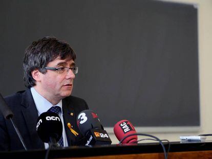 Carles Puigdemont en una conferència a la Universitat de Hèlsinki.