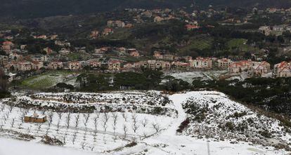 La nieve cubre los campos de Saufar, en las montañas de Líbano.