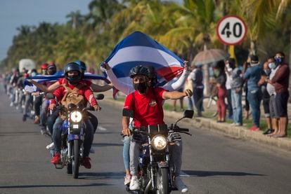 Protesta por el embargo estadounidense a Cuba este domingo en La Habana.