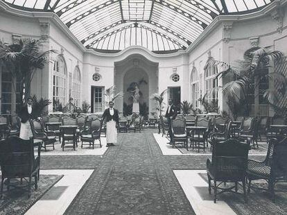 Imagen del sal&oacute;n del hotel Ritz de Madrid, a principios del siglo XX