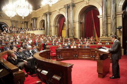 Artur Mas interviene en la sesión de investidura en el Parlamento catalán.