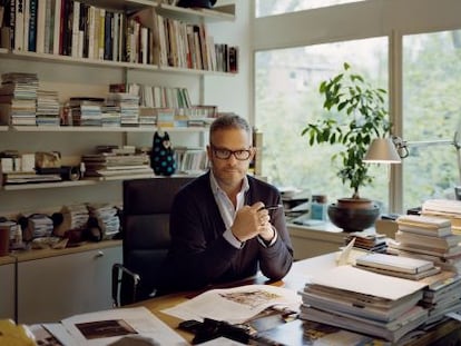 Tyler Br&ucirc;l&eacute;, director de Monocle.