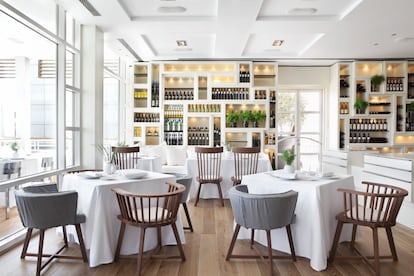 La sala del restaurant Enoteca, a l'Hotel Arts de Barcelona.