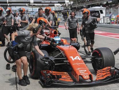 Fernando Alonso, ayer durante los entrenamientos en Sepang.