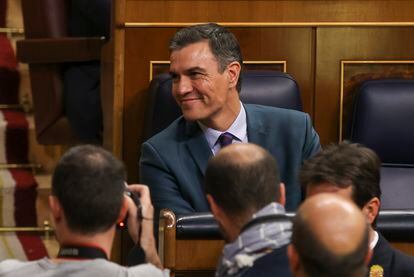 El presidente del Gobierno, Pedro Sánchez, durante la última jornada de debate y votación de los Presupuestos en el pleno del Congreso, este jueves.