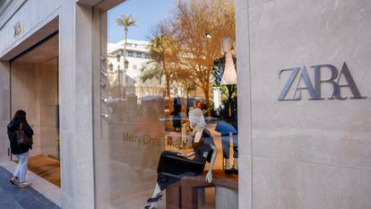 Entrada a la nueva tienda de Zara abierta en noviembre en el centro de Sevilla.