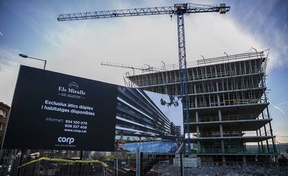 Edificio de viviendas en construcción en Barcelona.