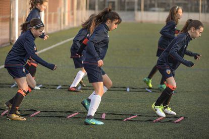 En los entrenamientos aprenden las herramientas para ganar los partidos, ritmo, rapidez, defensa, enfrentarse al rival.....