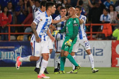 El 'Conejo' Pérez celebra su gol frente a Cruz Azul
