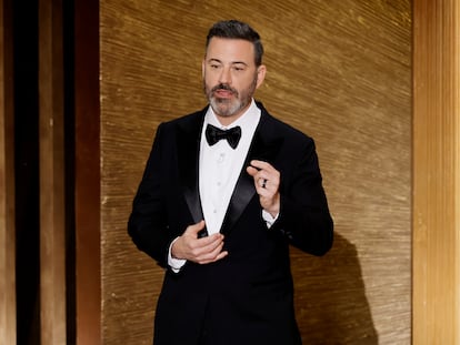 Jimmy Kimmel, en el escenario del teatro Dolby durante la gala de los 95º premios Oscar, en marzo de 2023.