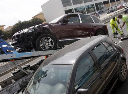 Estado en que quedó el coche que portaba los 400 kilos de hachís.