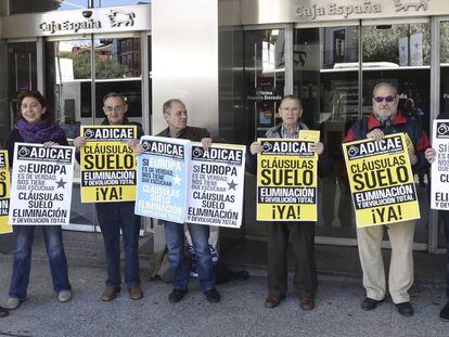 Protesta contra las cl&aacute;usulas suelo en Castilla y Le&oacute;n.