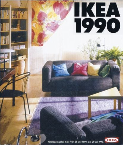Durante buena parte de los años 80 y también de los 90, IKEA apuesta por experimentar y, sobre todo, por apuntalar su expansión internacional fuera de Escandinavia. Los catálogos se vuelven más neutros y didácticos, sin modelos humanos, y explican al público la lógica interna de una marca que adaptó su pensamiento al mercado exterior.